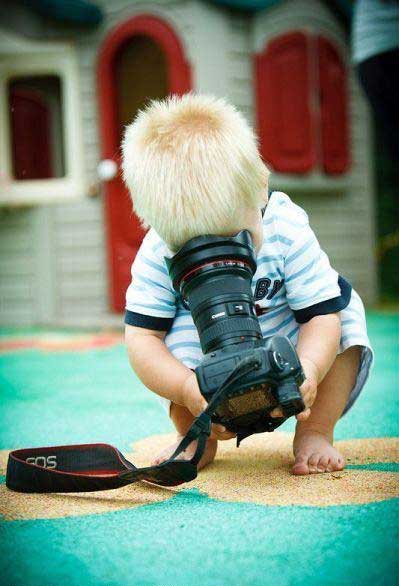 child-with-dslr